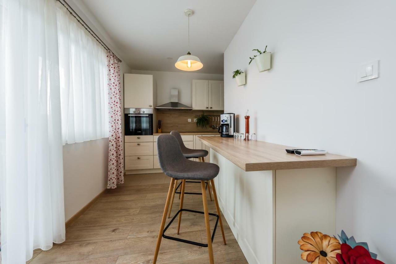 Holiday Home Cherry Tree Žrnovnica Extérieur photo