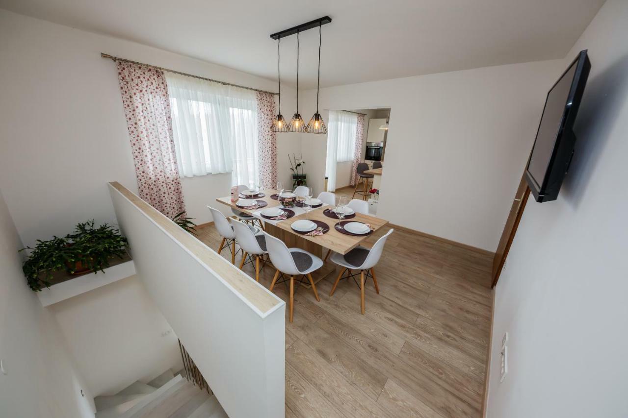 Holiday Home Cherry Tree Žrnovnica Extérieur photo